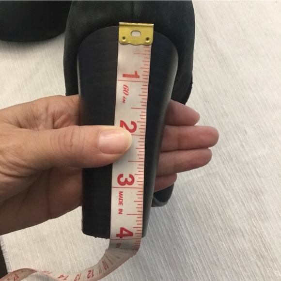 UGG -Athena booties -size 9 - Picture 7 of 9